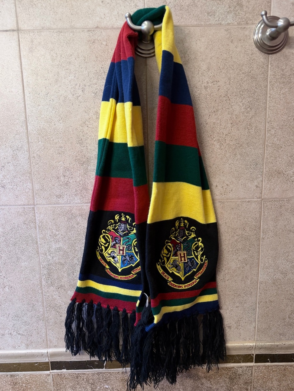 Hogwarts Harry Potter Crest Knit Scarf Universal Studios